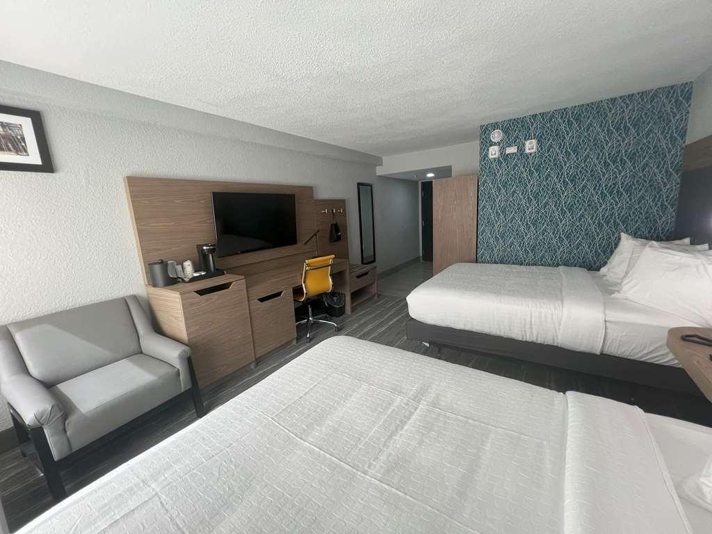 Best Western Plus Mobile Inn And Suites Room photo