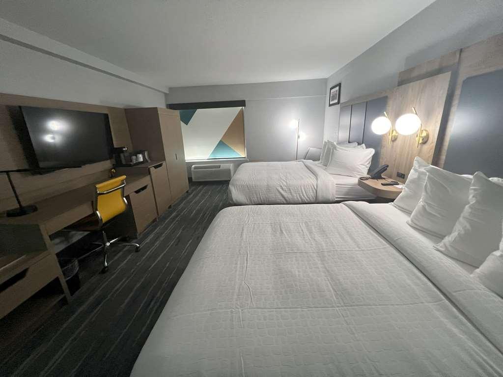 Best Western Plus Mobile Inn And Suites Room photo